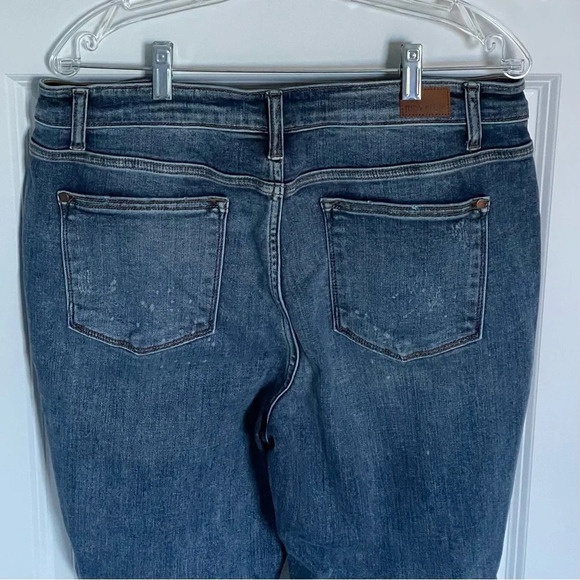 Judy Blue High Rise Bleach Splash Boyfriend Jeans/Blue - 29738 - Picture 9 of 16